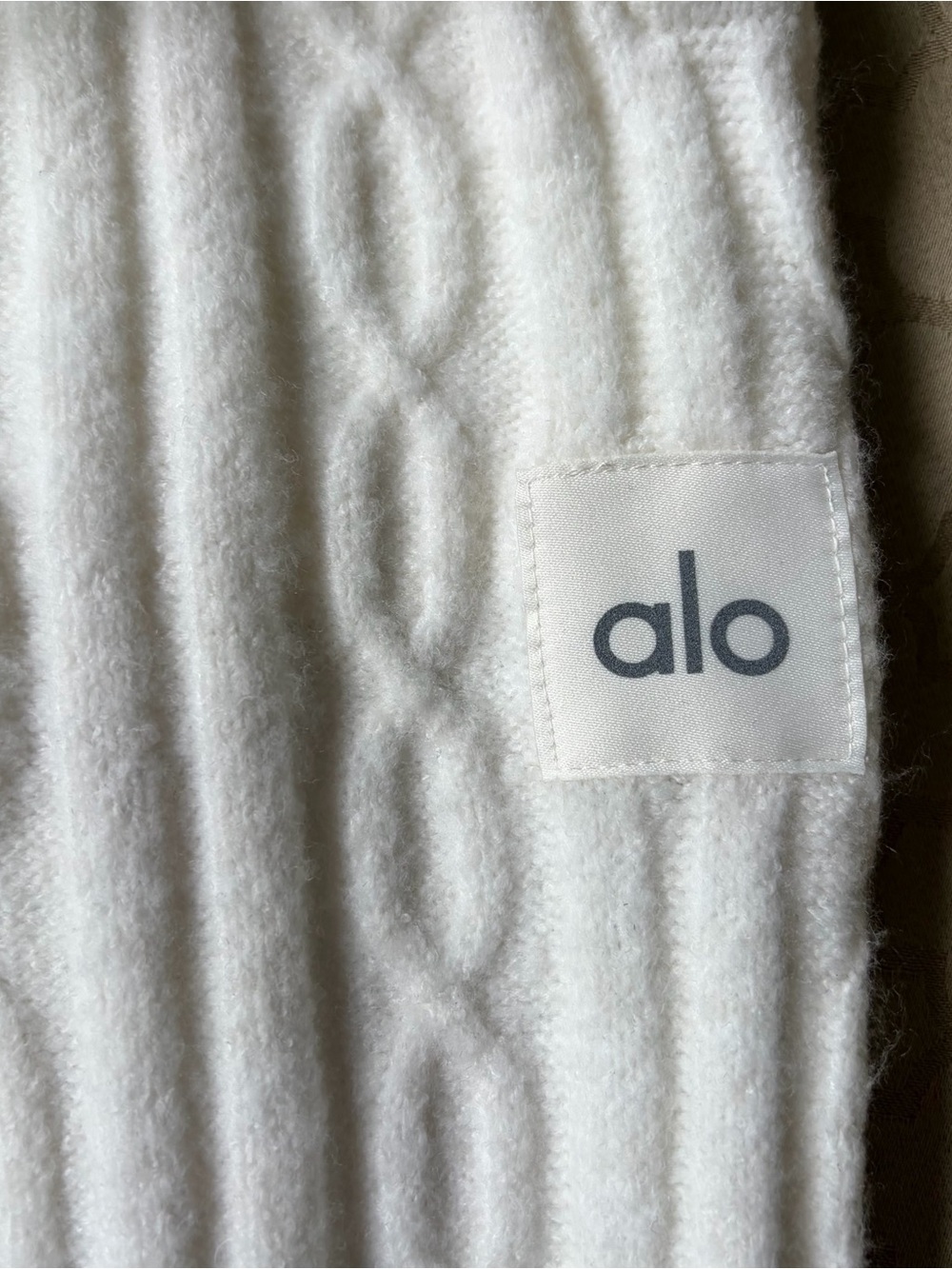 NWT ALO Yoga White Cable Knit Winter Bliss Pant Jogger Sweatpant Size Large - Picture 7 of 11
